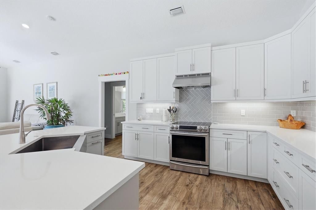 For Sale: $969,000 (4 beds, 3 baths, 2962 Square Feet)