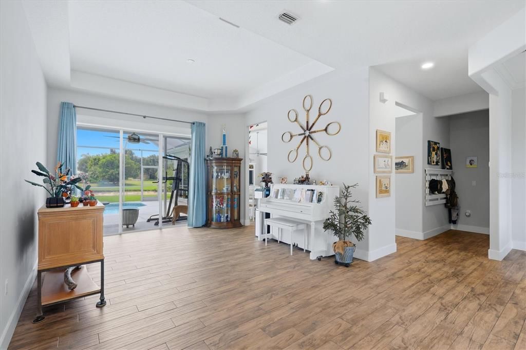 For Sale: $969,000 (4 beds, 3 baths, 2962 Square Feet)