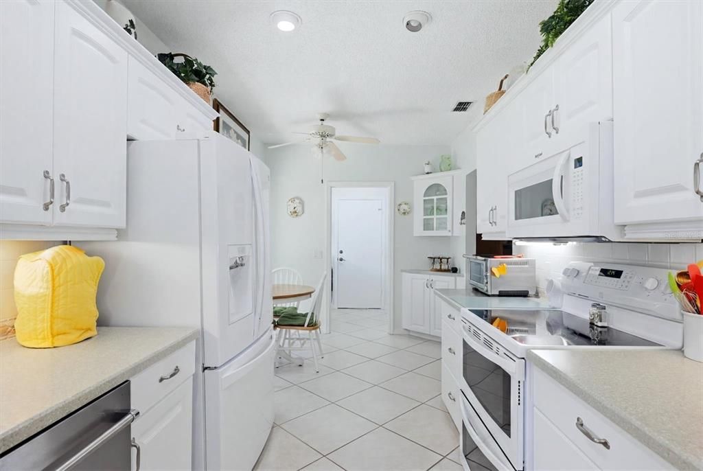 En Venta: $389,000 (2 camas, 2 baños, 2119 Pies cuadrados)
