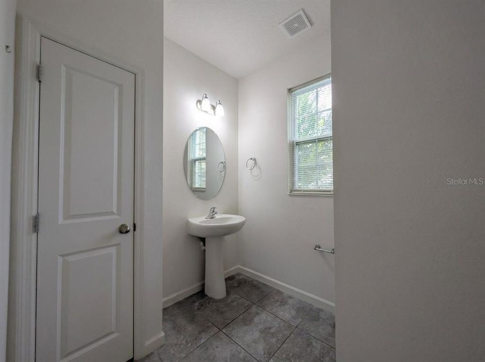 For Rent: $2,650 (4 beds, 2 baths, 2545 Square Feet)