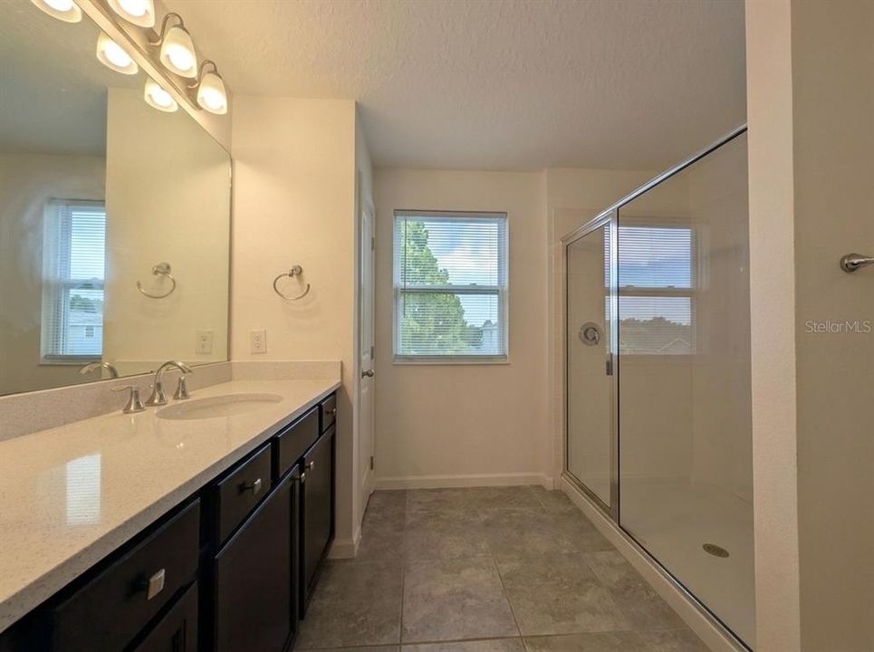 For Rent: $2,650 (4 beds, 2 baths, 2545 Square Feet)