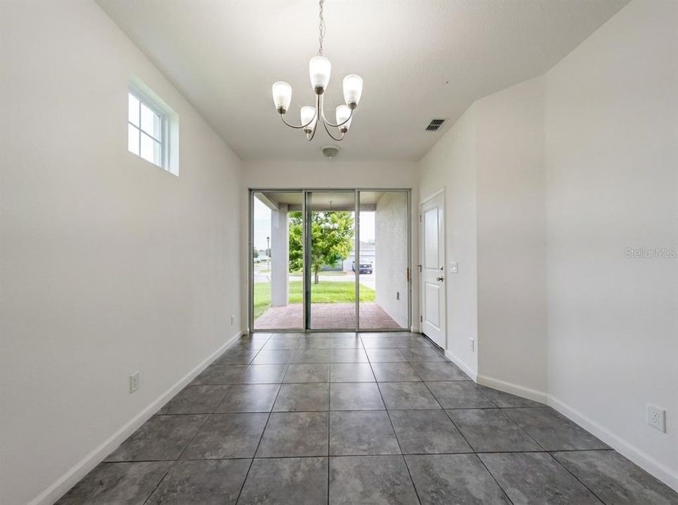 For Rent: $2,650 (4 beds, 2 baths, 2545 Square Feet)
