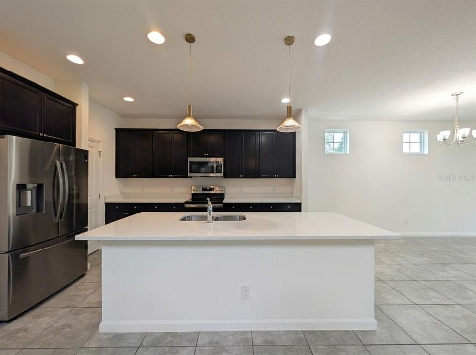 For Rent: $2,650 (4 beds, 2 baths, 2545 Square Feet)