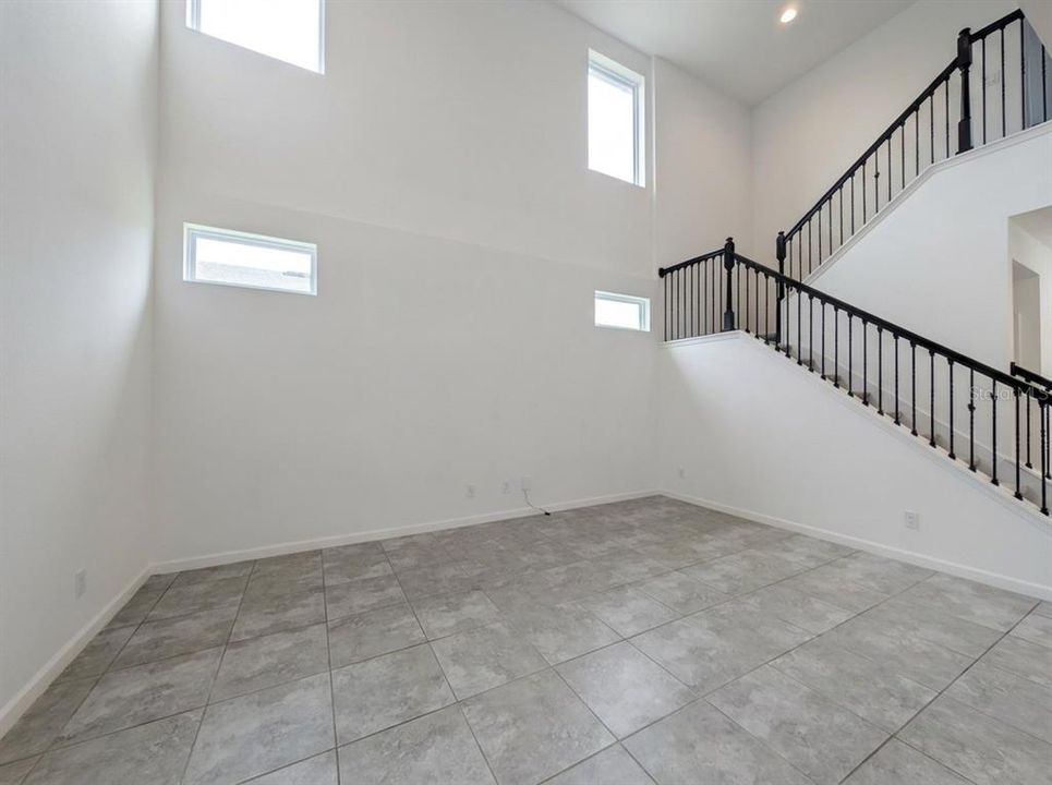 For Rent: $2,650 (4 beds, 2 baths, 2545 Square Feet)