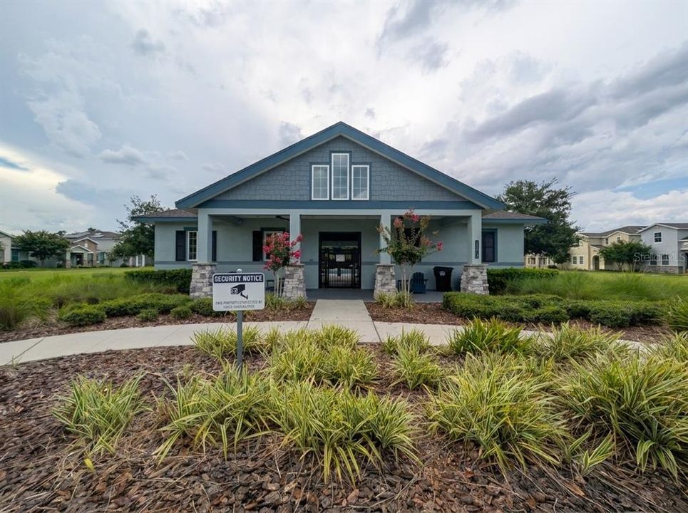 For Rent: $2,650 (4 beds, 2 baths, 2545 Square Feet)