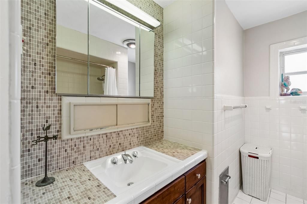 For Sale: $640,000 (3 beds, 2 baths, 1707 Square Feet)
