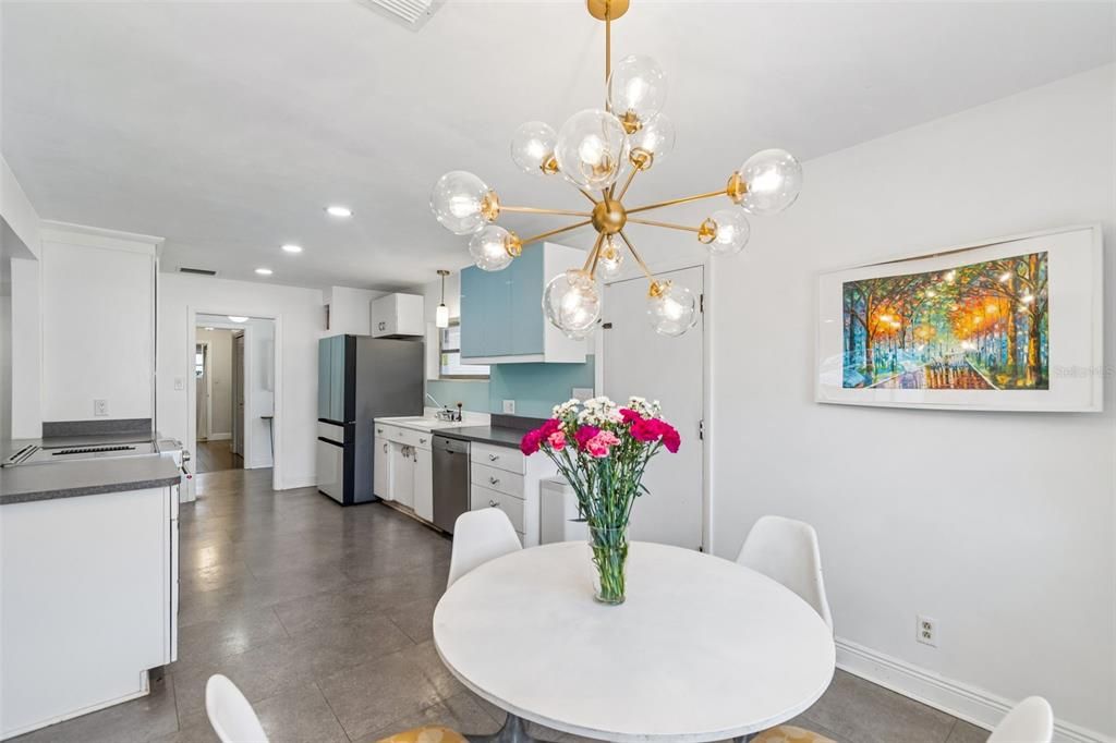 For Sale: $640,000 (3 beds, 2 baths, 1707 Square Feet)