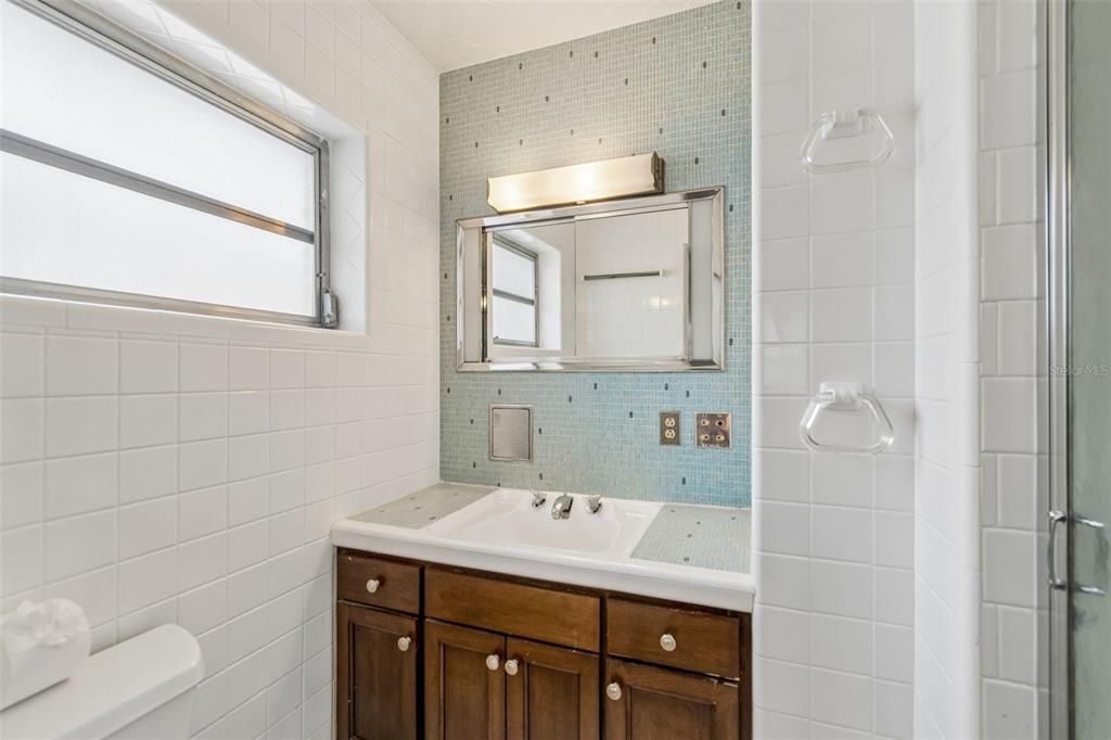 For Sale: $640,000 (3 beds, 2 baths, 1707 Square Feet)