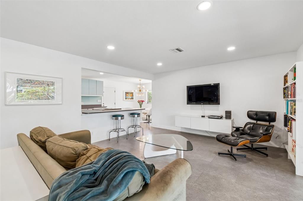 For Sale: $640,000 (3 beds, 2 baths, 1707 Square Feet)