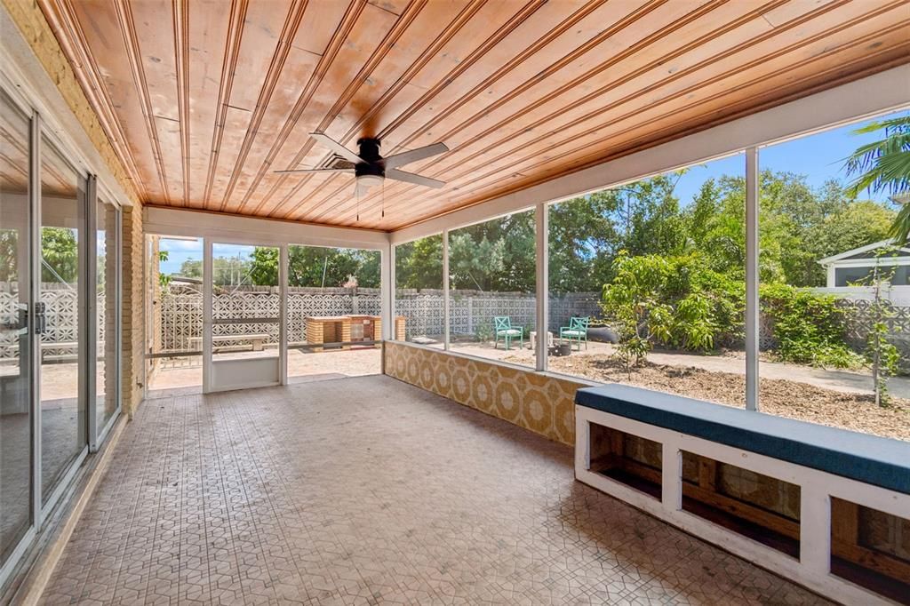 For Sale: $640,000 (3 beds, 2 baths, 1707 Square Feet)