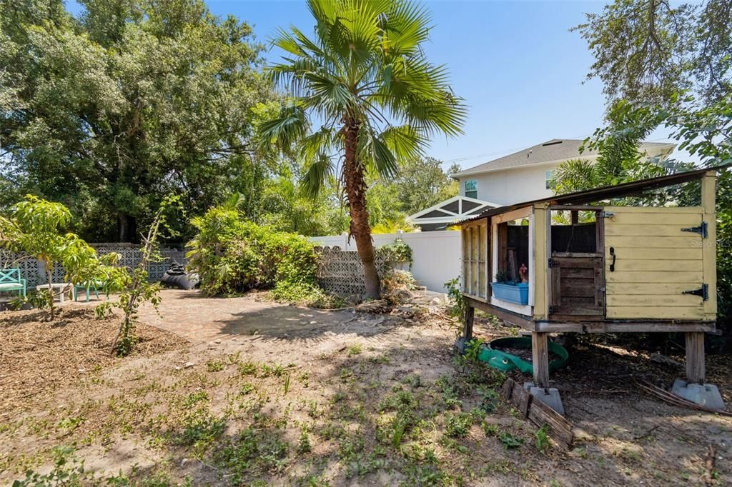 For Sale: $640,000 (3 beds, 2 baths, 1707 Square Feet)