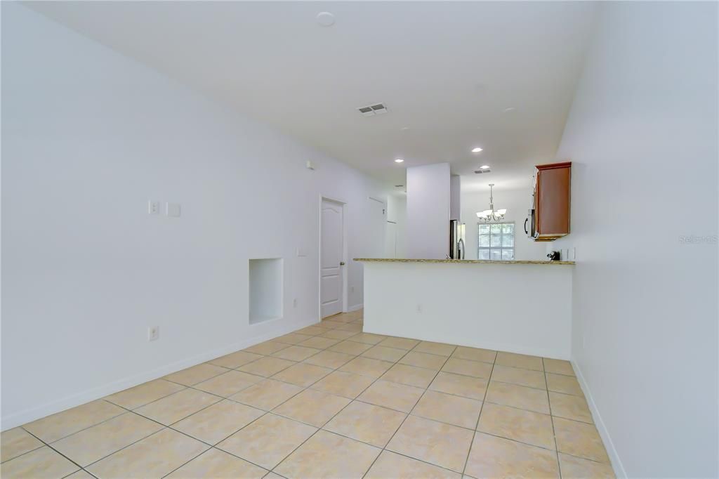 For Sale: $205,000 (2 beds, 2 baths, 1054 Square Feet)