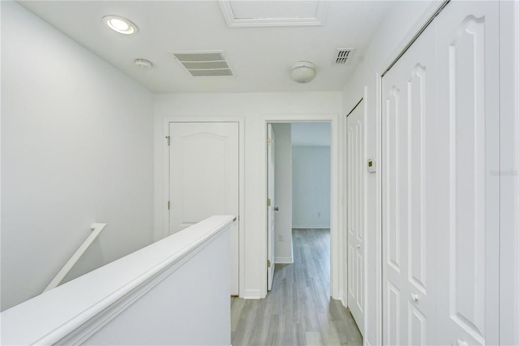 For Sale: $205,000 (2 beds, 2 baths, 1054 Square Feet)