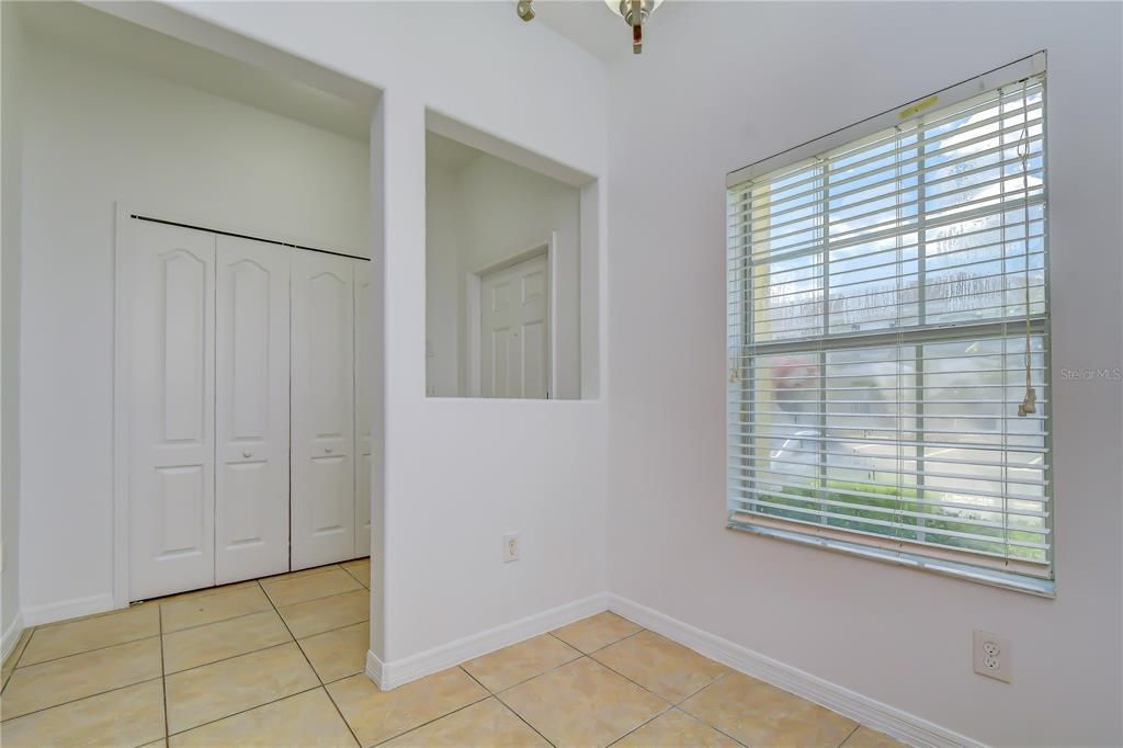 For Sale: $205,000 (2 beds, 2 baths, 1054 Square Feet)