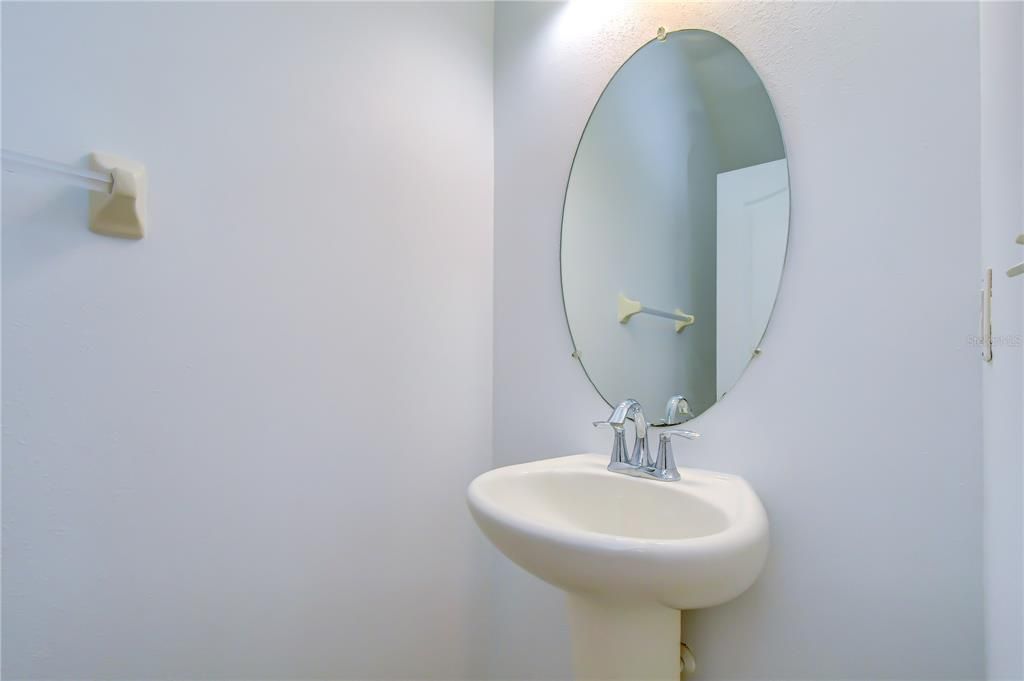 For Sale: $205,000 (2 beds, 2 baths, 1054 Square Feet)