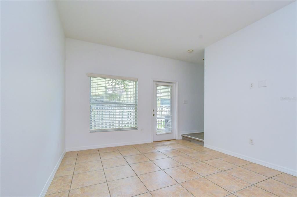 For Sale: $205,000 (2 beds, 2 baths, 1054 Square Feet)