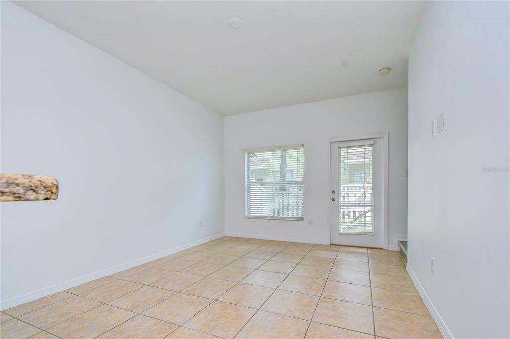For Sale: $205,000 (2 beds, 2 baths, 1054 Square Feet)