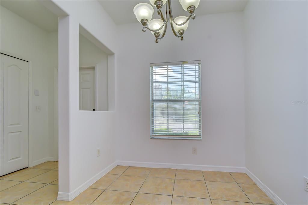 For Sale: $205,000 (2 beds, 2 baths, 1054 Square Feet)