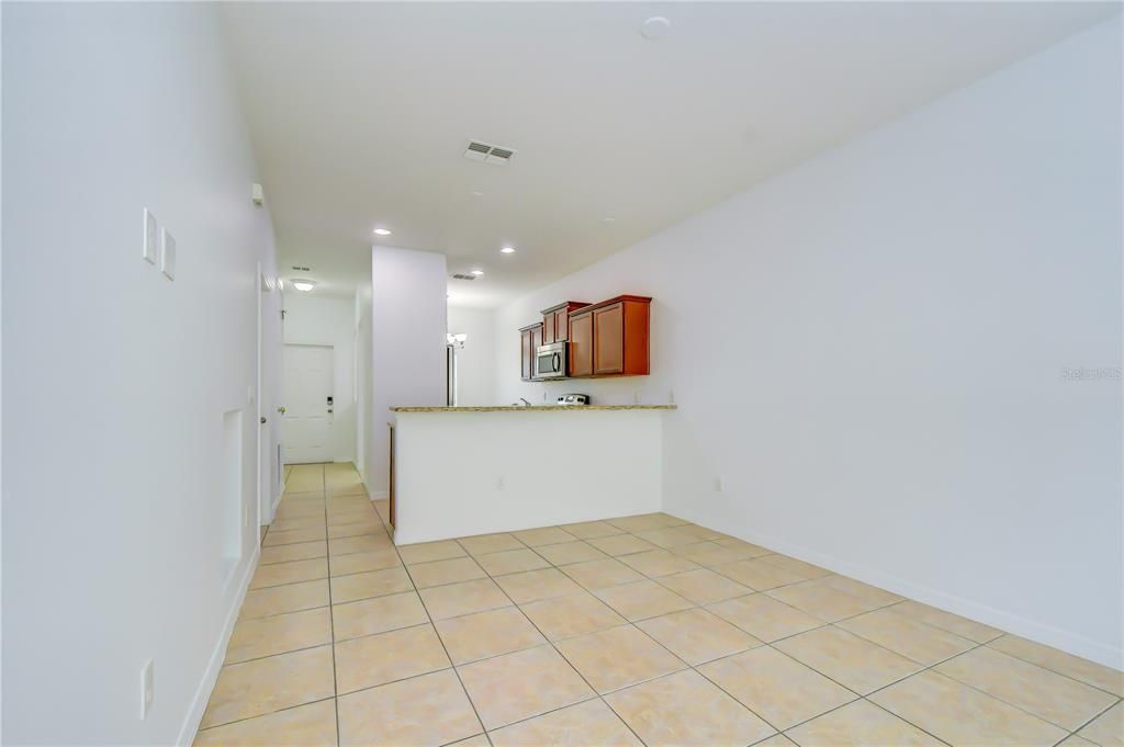 For Sale: $205,000 (2 beds, 2 baths, 1054 Square Feet)