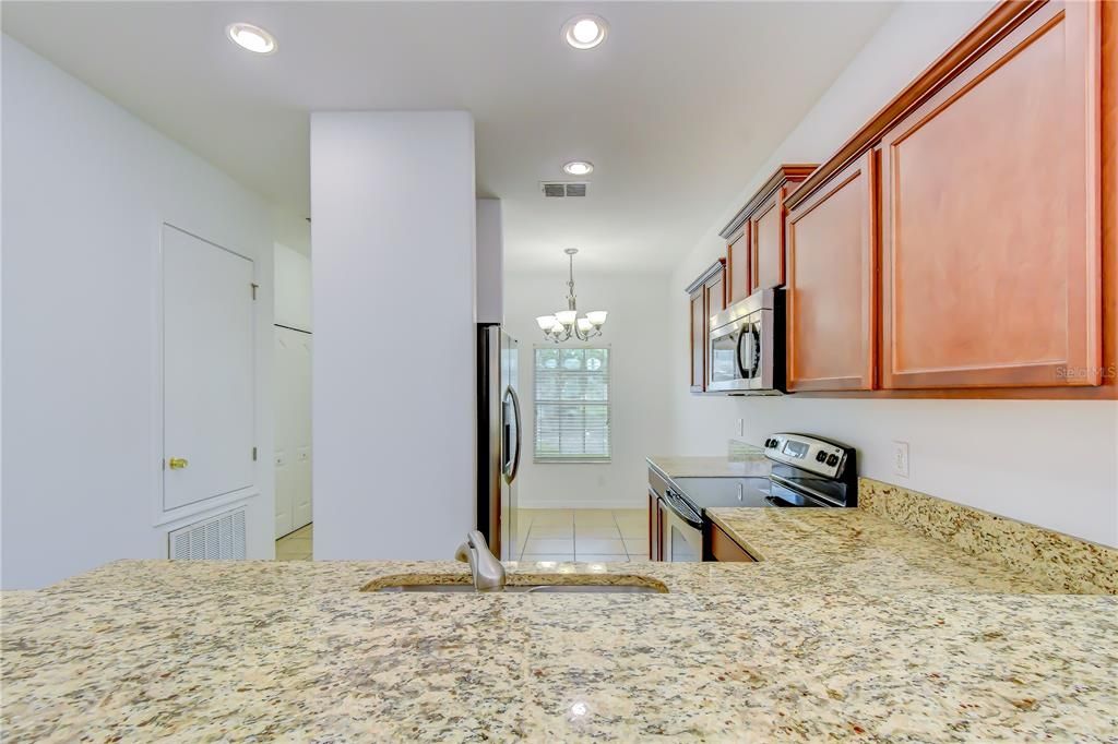 For Sale: $205,000 (2 beds, 2 baths, 1054 Square Feet)