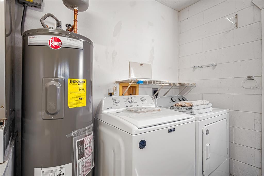 For Sale: $259,000 (3 beds, 2 baths, 1249 Square Feet)