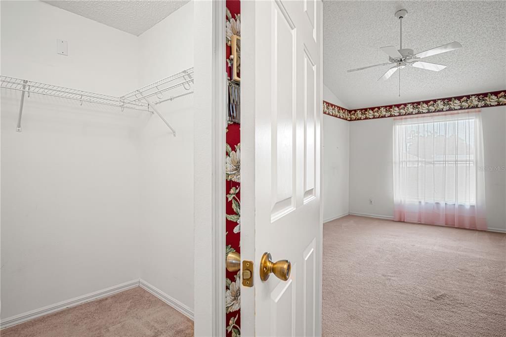 For Sale: $259,000 (3 beds, 2 baths, 1249 Square Feet)