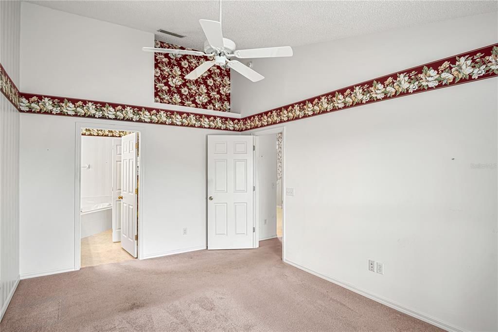 For Sale: $259,000 (3 beds, 2 baths, 1249 Square Feet)