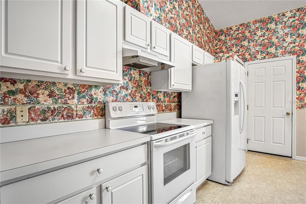 For Sale: $259,000 (3 beds, 2 baths, 1249 Square Feet)