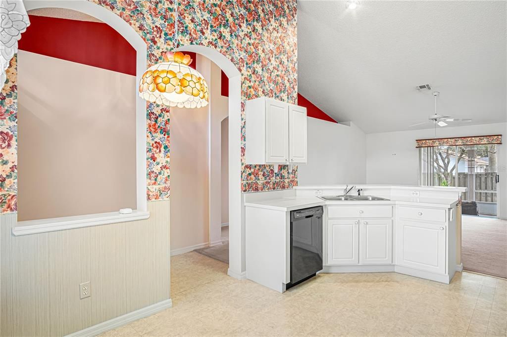For Sale: $259,000 (3 beds, 2 baths, 1249 Square Feet)
