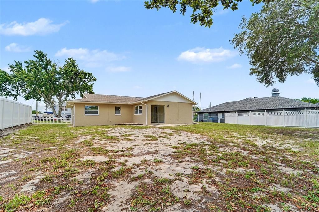 For Sale: $284,900 (3 beds, 2 baths, 1356 Square Feet)