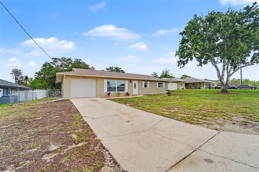 For Sale: $284,900 (3 beds, 2 baths, 1356 Square Feet)