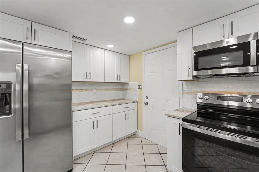For Sale: $284,900 (3 beds, 2 baths, 1356 Square Feet)