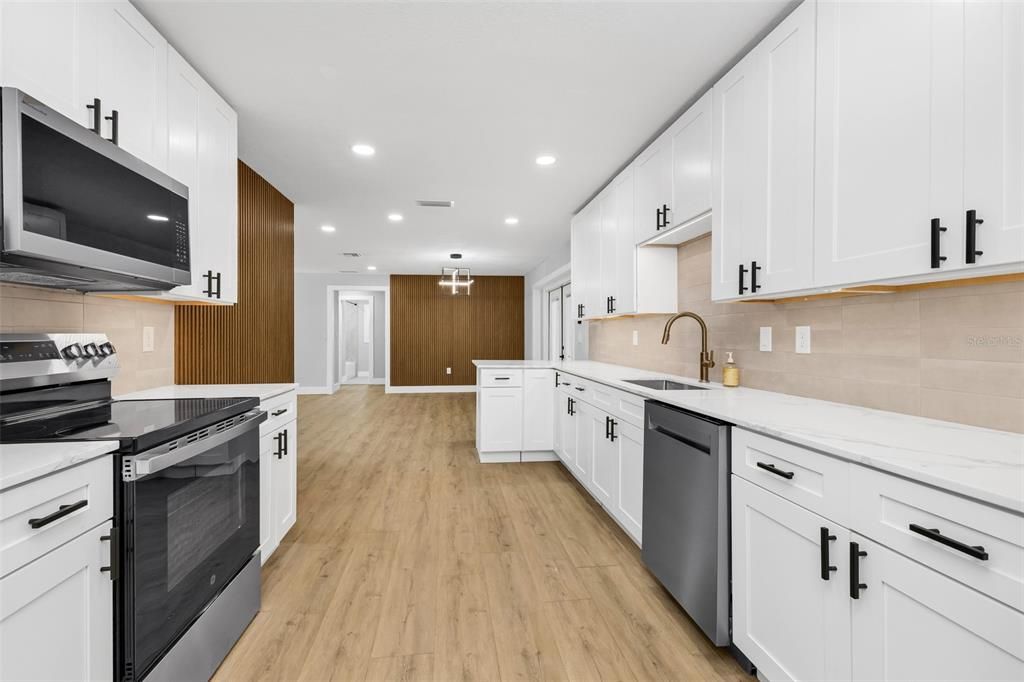 На продажу: $399,000 (3 спален, 2 ванн, 1627 Квадратных фут)