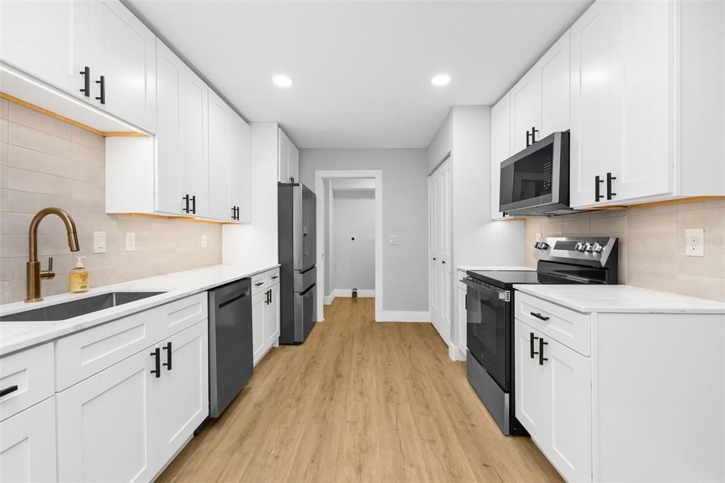 На продажу: $399,000 (3 спален, 2 ванн, 1627 Квадратных фут)