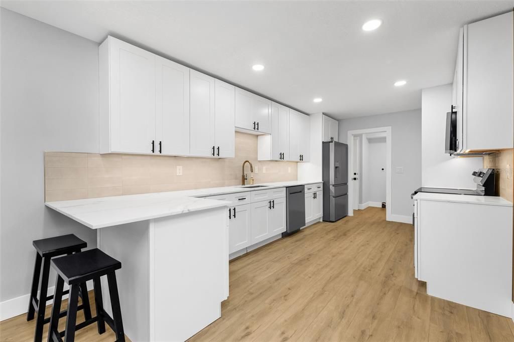 На продажу: $399,000 (3 спален, 2 ванн, 1627 Квадратных фут)