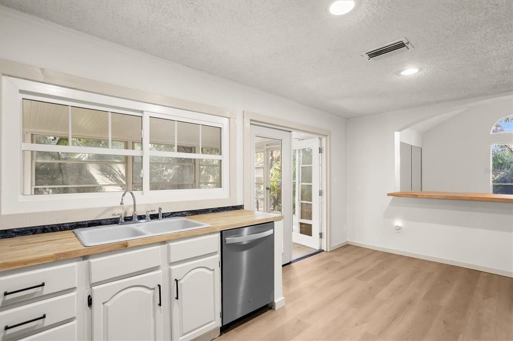 For Rent: $4,500 (2 beds, 2 baths, 2409 Square Feet)
