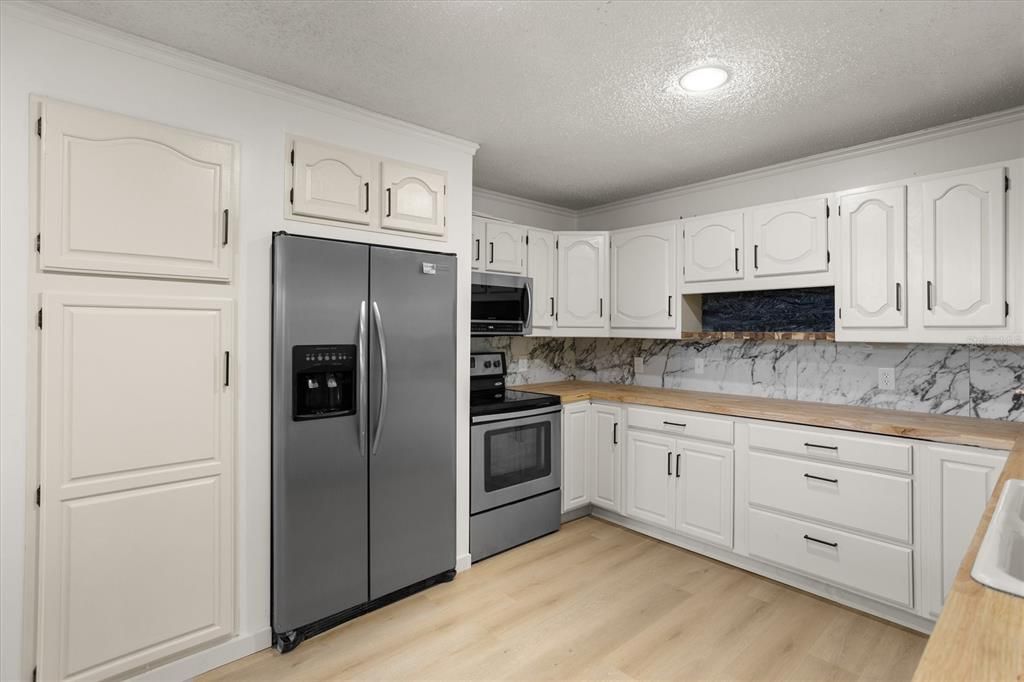 For Rent: $4,500 (2 beds, 2 baths, 2409 Square Feet)