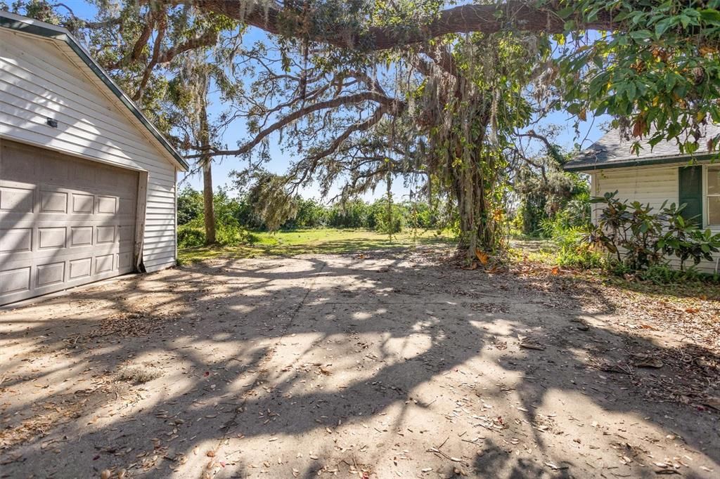 For Rent: $4,500 (2 beds, 2 baths, 2409 Square Feet)