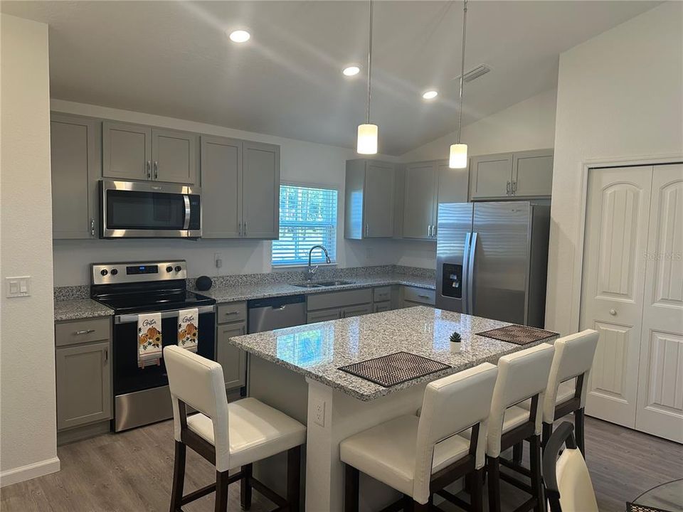 For Sale: $343,000 (4 beds, 2 baths, 1650 Square Feet)