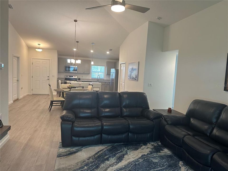 For Sale: $343,000 (4 beds, 2 baths, 1650 Square Feet)