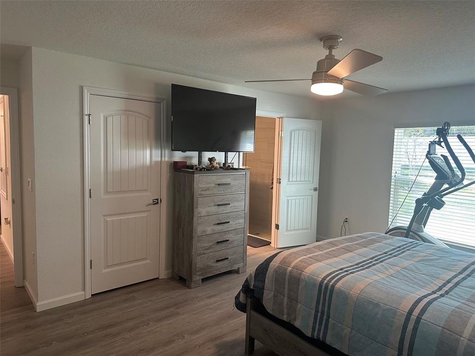 For Sale: $343,000 (4 beds, 2 baths, 1650 Square Feet)
