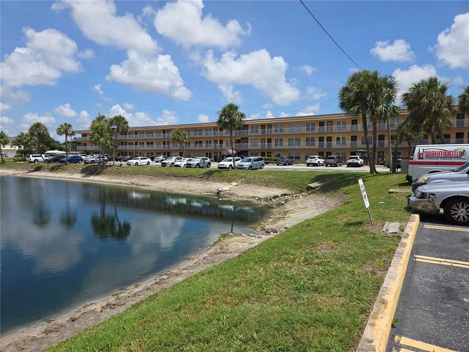 For Sale: $149,000 (2 beds, 2 baths, 1345 Square Feet)
