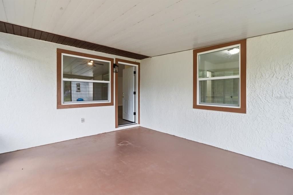 For Sale: $320,000 (3 beds, 2 baths, 1897 Square Feet)