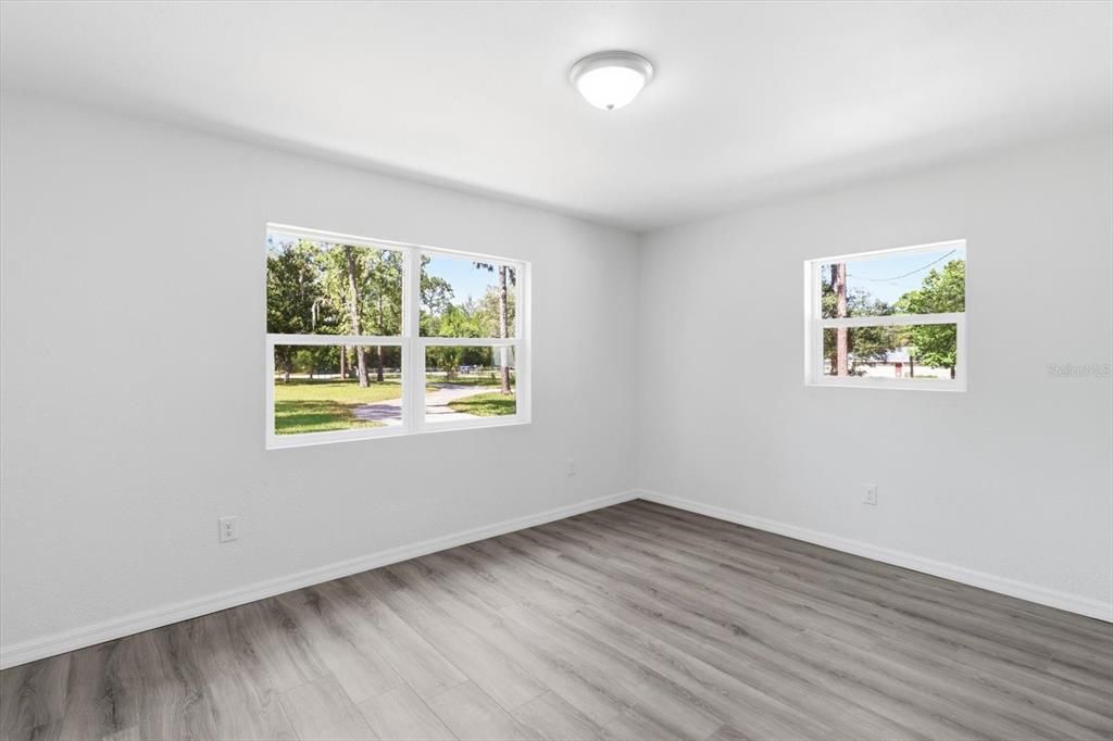 For Sale: $320,000 (3 beds, 2 baths, 1897 Square Feet)