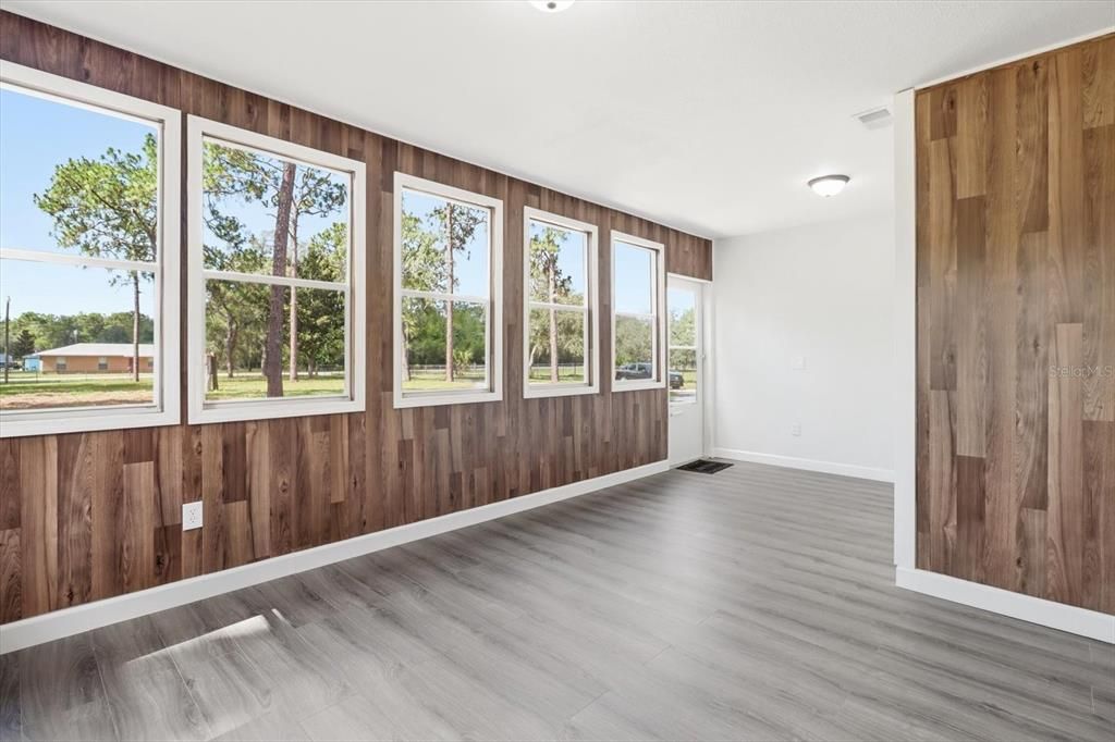 For Sale: $320,000 (3 beds, 2 baths, 1897 Square Feet)
