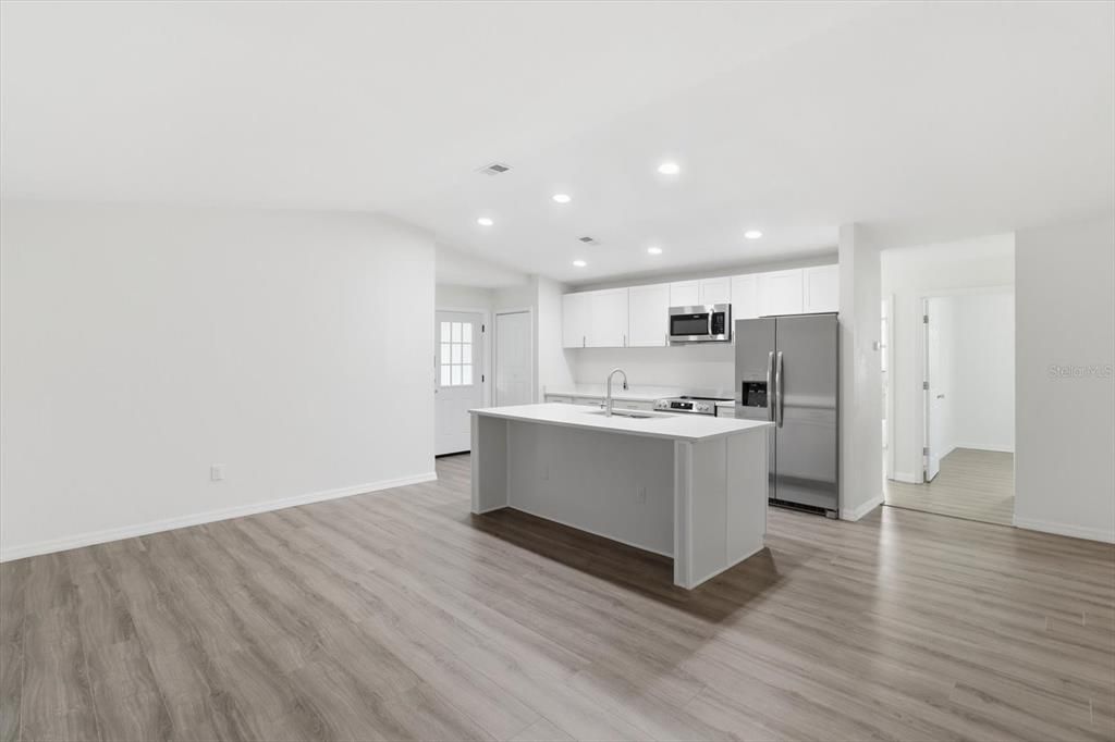For Sale: $320,000 (3 beds, 2 baths, 1897 Square Feet)