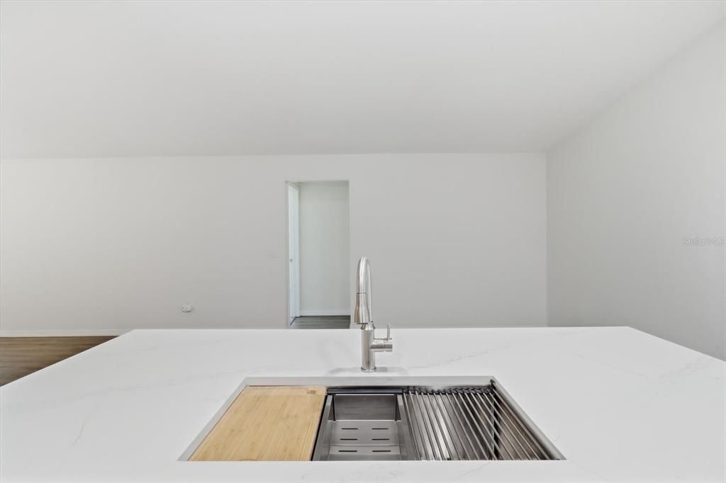 For Sale: $320,000 (3 beds, 2 baths, 1897 Square Feet)