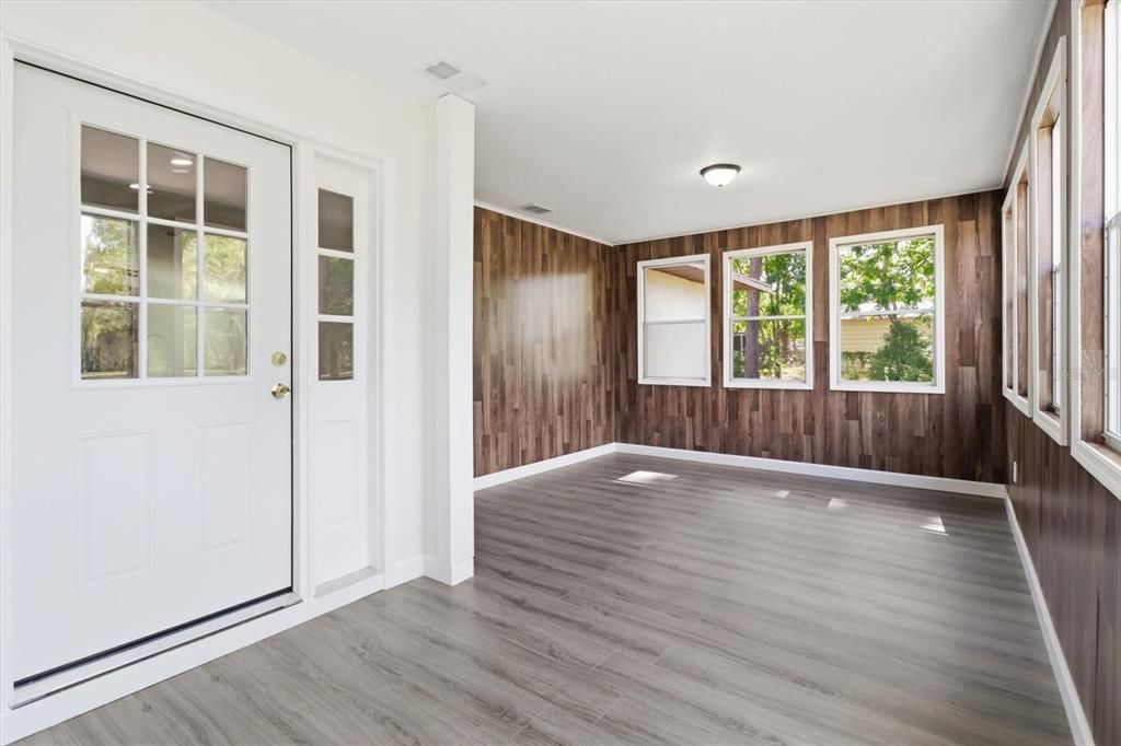 For Sale: $320,000 (3 beds, 2 baths, 1897 Square Feet)