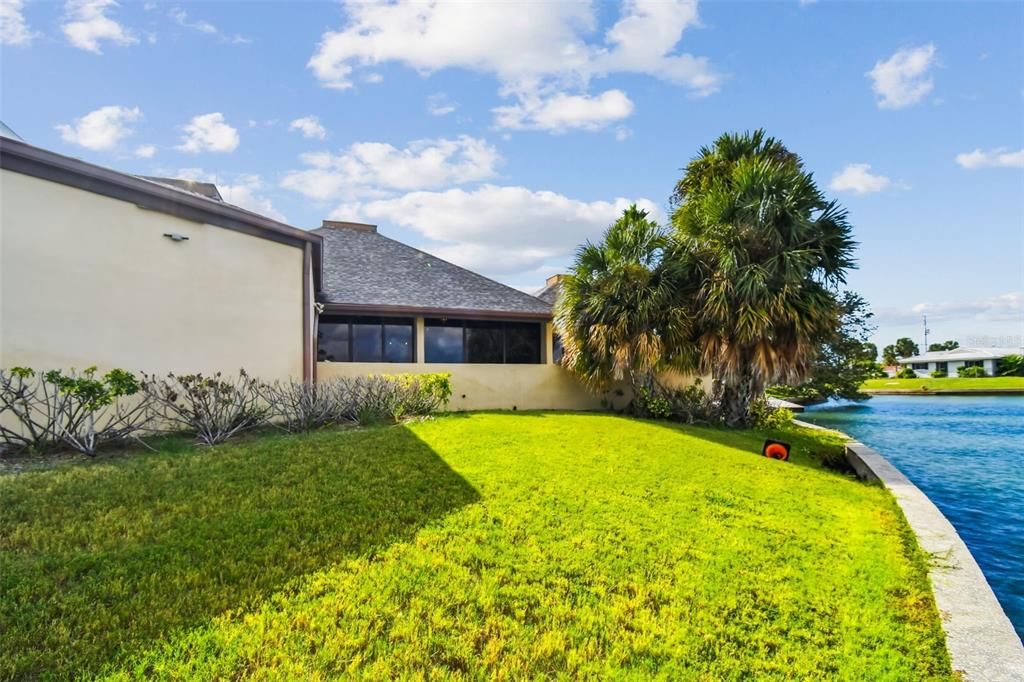 For Sale: $2,850,000 (0.75 acres)
