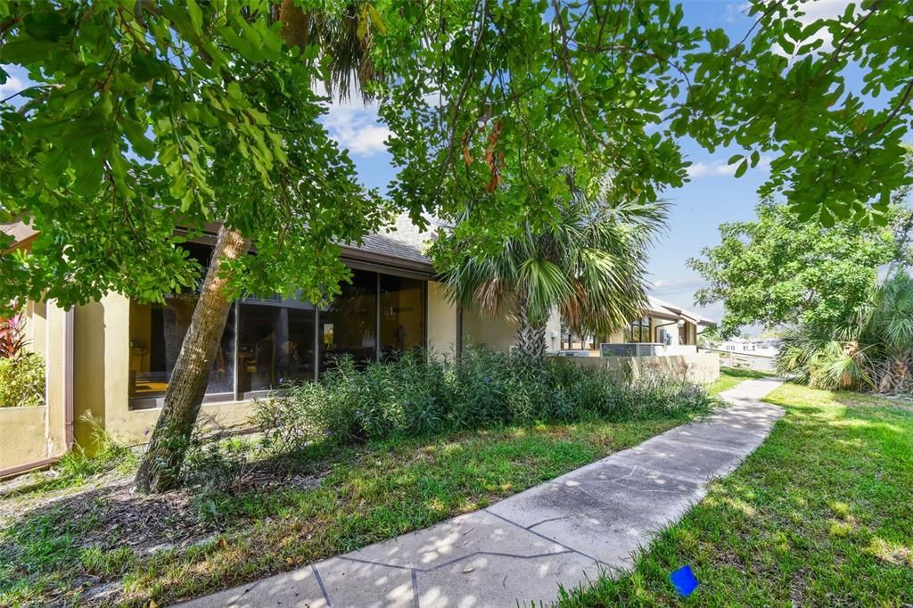 For Sale: $2,850,000 (0.75 acres)